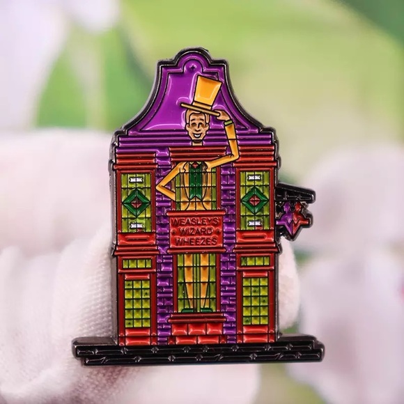 Jewelry - Harry Potter Weasleys Wizards Wheezes Enamel Pin